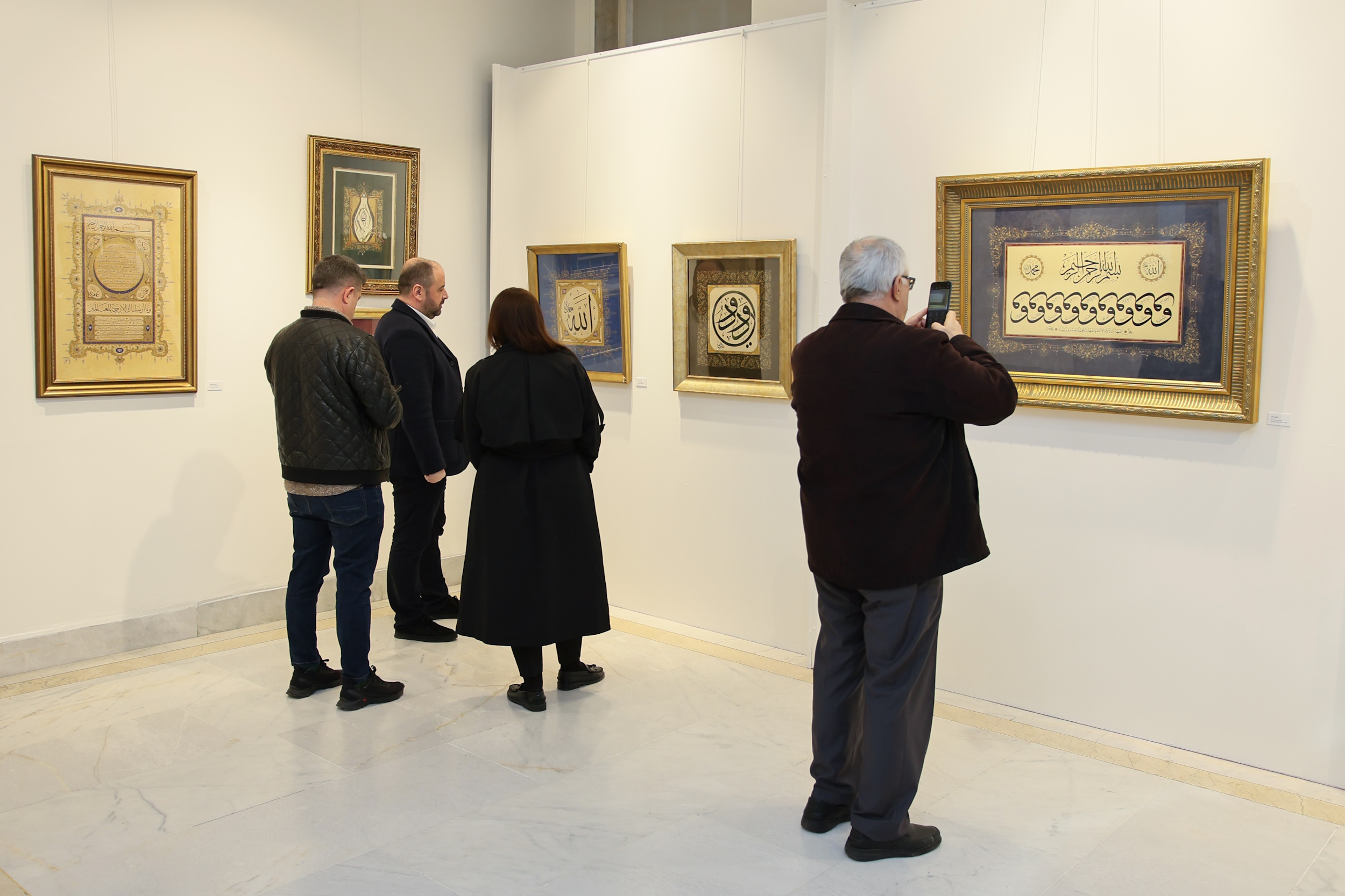 Bursa’da “Zer-i Nab” Tezhip Sanatı Sergisi Ziyarete Açıldı