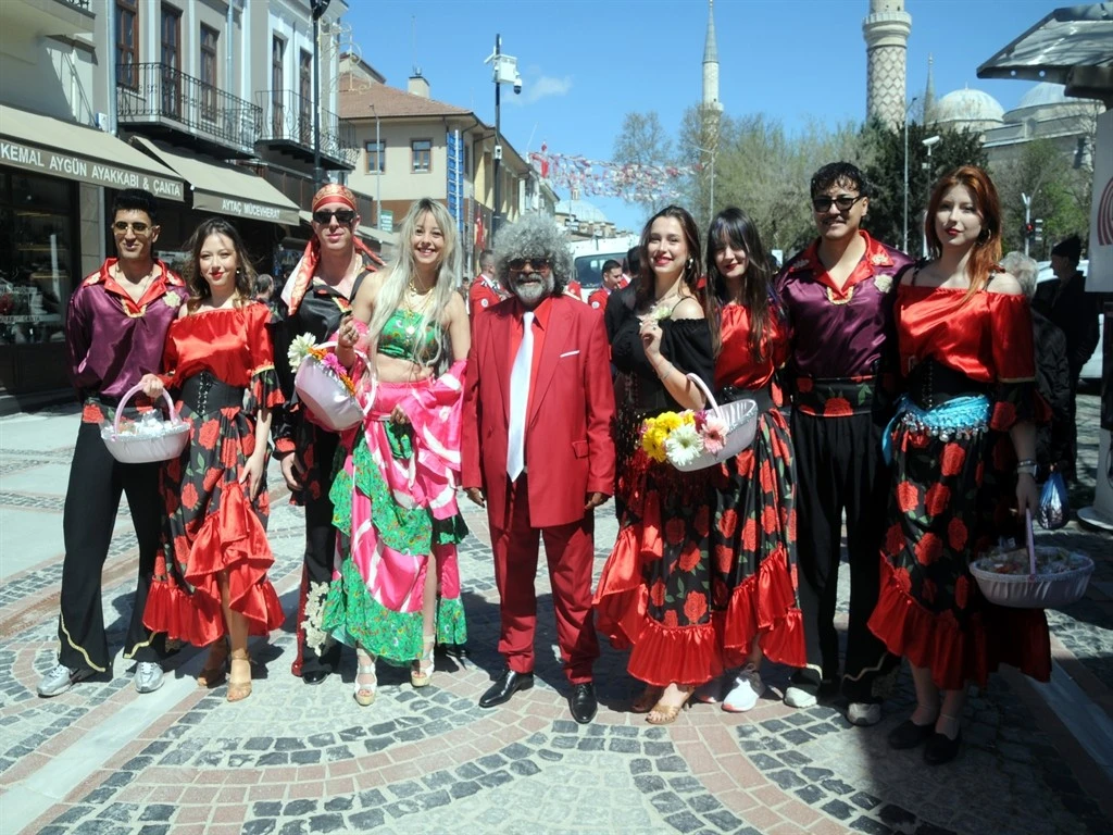 Edirne’de Dünya Romanlar Günü Renkli Etkinliklerle Kutlandı