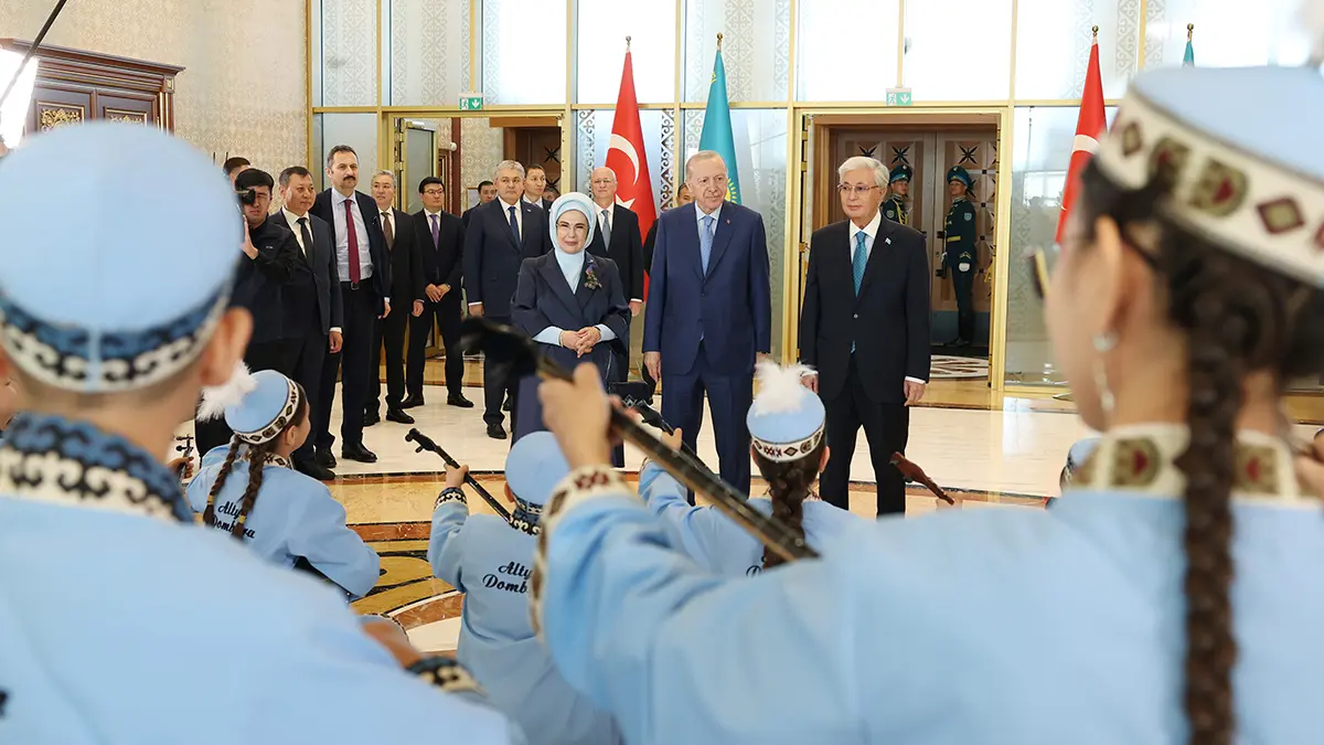Erdoğan’a Astana’da Dombra’lı Karşılama