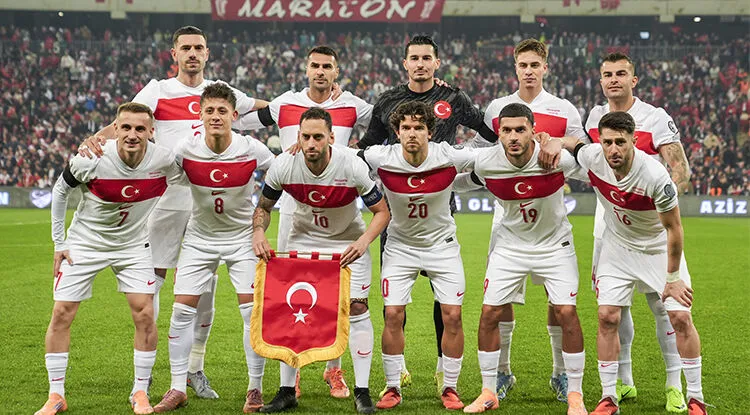A Milli Takım Kadrosunda Değişiklik: İki Futbolcu Kamptan Ayrıldı